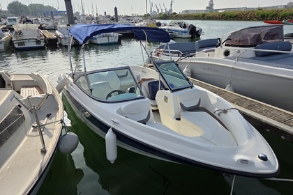 Location Bateau à moteur Bayliner 111 GT Anglet