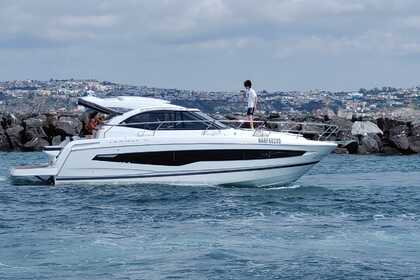 Hire Motorboat Jeanneau Leader 36 Naples