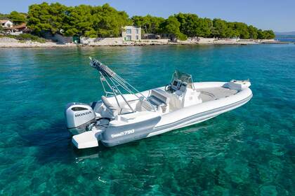 Hire RIB Marlin 790 Dynamic Trogir