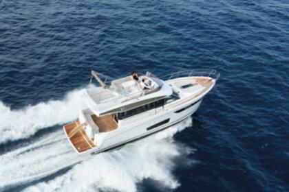 Charter Motorboat Jeanneau Velasco 43F Dubrovnik