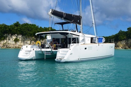 Hire Catamaran LAGOON 450 Flybridge Le Marin