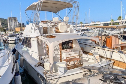 Ενοικίαση Ποταμόπλοιο Hatteras 36 CONVERTIBLE Σαλέρνο