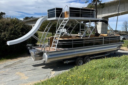 Location Bateau à moteur Gospel catégorie D Open toboggan ponton etage La Tremblade