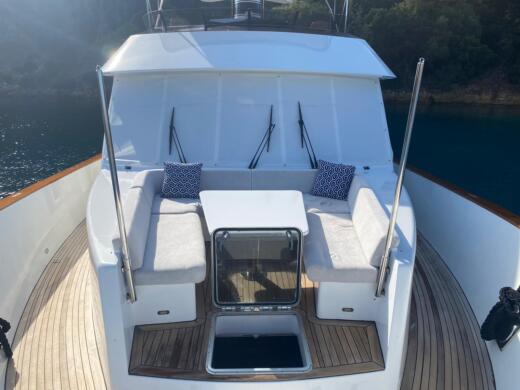 Motorboat  Trawler 77 Boat layout