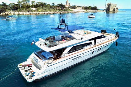 Aluguel Iate a motor Couach Couach 2200 Fly Antibes