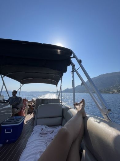 Κέρκυρα Motorboat Pontoon South Bay 525E alt tag text