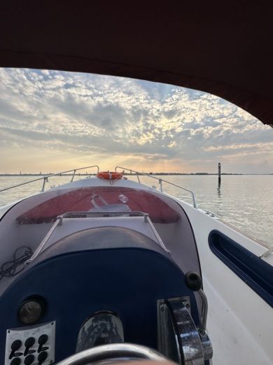 Venice Without license Consorzio Cantieristica Minore Veneziana Gozzo alt tag text