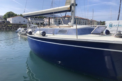 Hire Sailboat Dufour 2800 Les Sables-d'Olonne