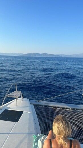 Aten Catamaran Fountaine Pajot Astréa 42 alt tag text