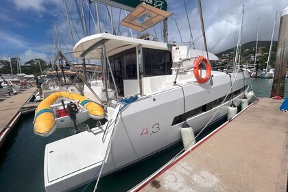 Charter Catamaran Catana Bali 4.3 with watermaker Whitsunday Islands