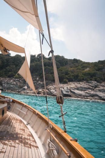 Сен-Флоран Sailboat Sangermani Rivanetto alt tag text