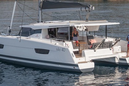 Location Catamaran Fountaine Pajot ISLA 40 Le Marin