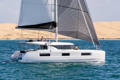 Charter Catamaran LAGOON 46 Saint-Raphaël