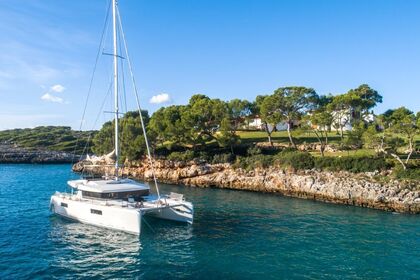 Charter Catamaran Lagoon Lagoon 52 F Tortola