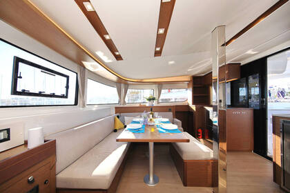 Charter Catamaran Lagoon-Bénéteau Lagoon 46 - 4 + 2 cab. Brač