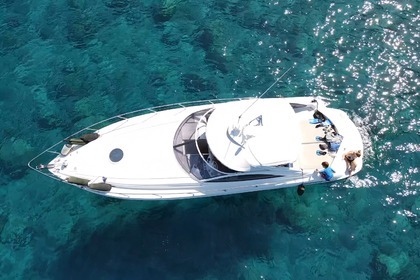 Charter Motorboat Pershing 37 Tyros