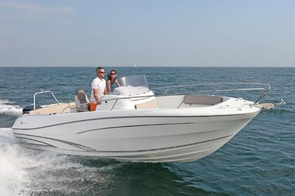 Charter Motorboat Jeanneau Cap Camarat 7.5 Cc Cala en Bosc