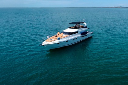 Charter Motor yacht Fairline Squadron 56 Olhão