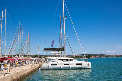 Charter Catamaran  Lagoon 46  Pomer