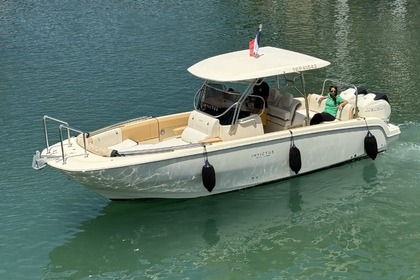 Location Bateau à moteur Invictus 270 FX Invictus 270 FX Fréjus