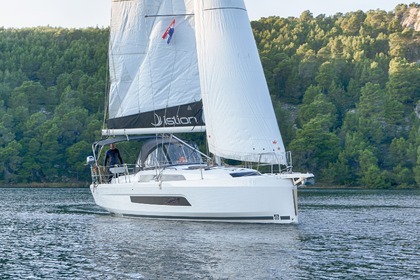 Hyra båt Segelbåt Dufour Yachts Dufour 37 - 3 cab. Skradin