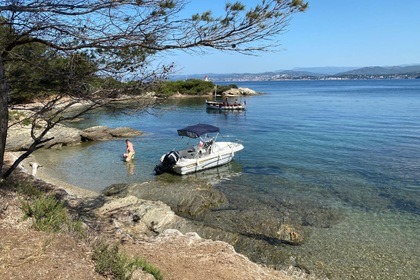 Rental Motorboat Beneteau Flyer 550 Le Brusc