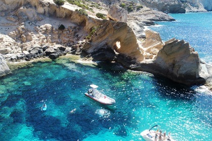 Location Semi-rigide Capelli Capelli Tempest 900 Sant Antoni de Portmany