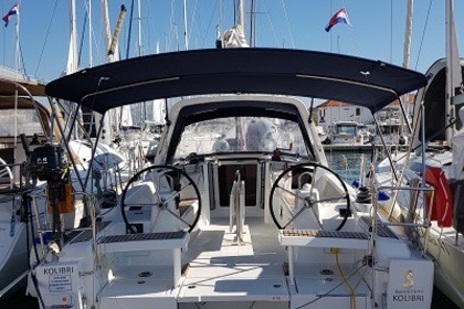 Location Voilier Beneteau Oceanis 35.1 Trogir