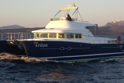 Miete Katamaran LAGOON 43 Power Santorin