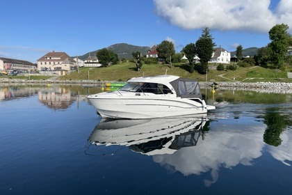Charter Motorboat Beneteau Antares 8 Stavanger