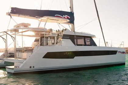 Hire Catamaran  Moorings 4200/3/3 Marigot