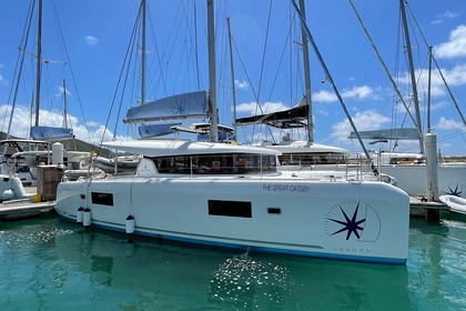 Charter Catamaran Lagoon-Bénéteau Lagoon 42 - 4 + 2 cab. Tortola