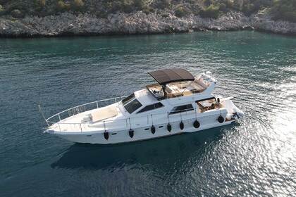 Miete Motoryacht Ferretti Altura 52s Athen