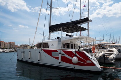 Hyra båt Katamaran LAGOON 450 Flybridge Biograd na Moru