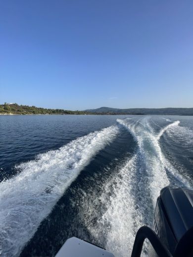 Halkidiki Motorboat Compass 7s alt tag text