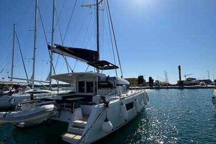 Hire Catamaran  Lagoon 40 Split