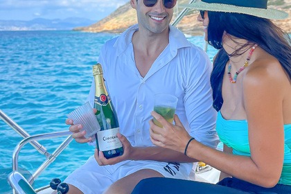 Alquiler Lancha Fountaine Pajot Highland 35 Lluchmayor