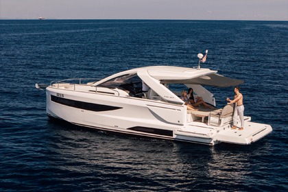 Charter Motorboat Jeanneau DB/37 Zadar