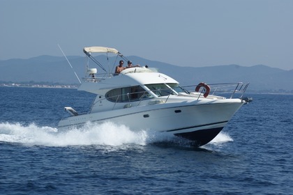 Rental Motorboat JEANNEAU PRESTIGE 32 Hyères