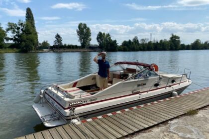 Location Bateau à moteur Glastron Ria 727 L'Isle-Adam