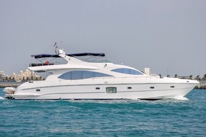 Noleggio Yacht Gulf Craft Yacht 88ft Dubai