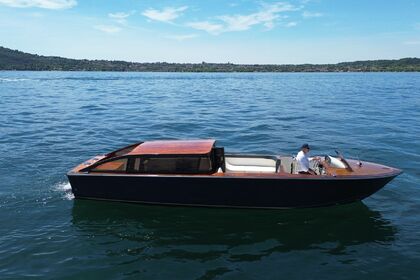 Hyra båt Motorbåt Venetian Limousine boat Gardasjön