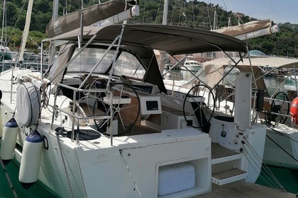 Hire Sailboat DUFOUR 390 GL Capo d'Orlando