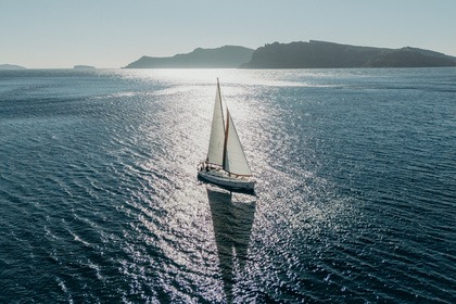 Hire Sailboat BAVARIA 46 CRUISER Santorini