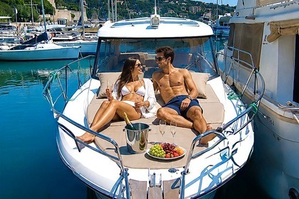 Hire Motorboat Jeanneau Merry Fisher 650 Beaulieu-sur-Mer