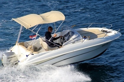 Location Bateau à moteur BENETEAU FLYER 550 Trogir