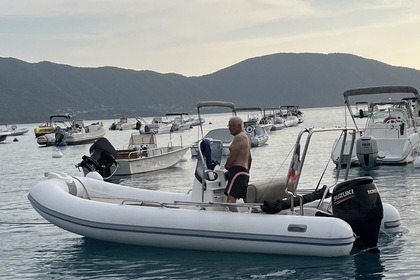 Hyra båt RIB-båt Zodiac Medline Ii Ajaccio