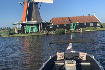 Verhuur Motorboot Bob sloep Explorer 770 cabine Zaanstad