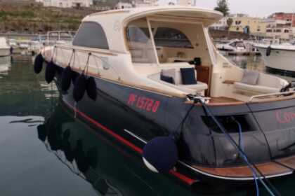 Miete Motorboot Mochi Craft Dolphin ‘44 Ischia