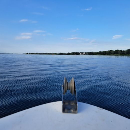 Rechlin Houseboat bellus 750 (HMR) alt tag text